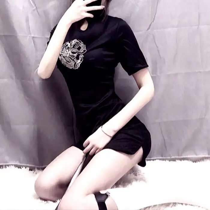 不许向上看电影海报